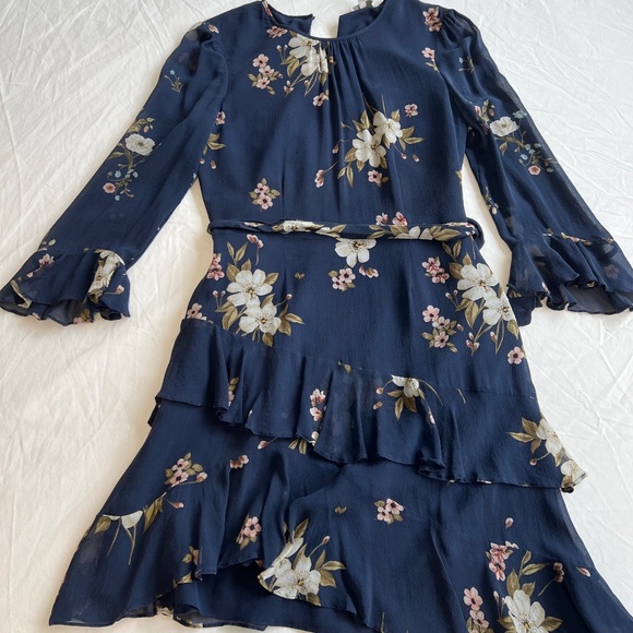 Joie Dresses & Skirts - Joie Silk dress.
